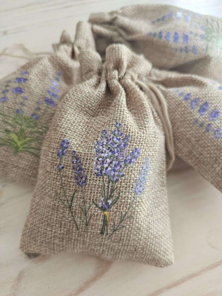 Beautiful burlap lavender closet moth repellent bags